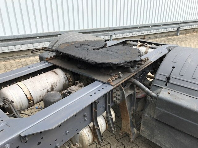 Tractor unit Stralis AS440S45 T/P 4x2 ONLY FOR SPAREPARTS!!! Stralis AS440S45 T/P 4x2 ActiveSpace: picture 13 Tractor unit Stralis AS440S45 T/P 4x2 ONLY FOR SPAREPARTS!!! Stralis AS440S45 T/P 4x2 ActiveSpace: picture 13