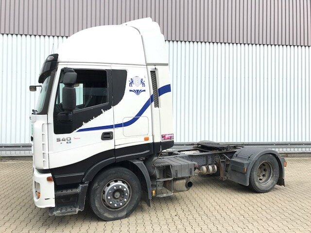 Tractor unit Stralis AS440S45 T/P 4x2 ONLY FOR SPAREPARTS!!! Stralis AS440S45 T/P 4x2 ActiveSpace: picture 12 Tractor unit Stralis AS440S45 T/P 4x2 ONLY FOR SPAREPARTS!!! Stralis AS440S45 T/P 4x2 ActiveSpace: picture 12