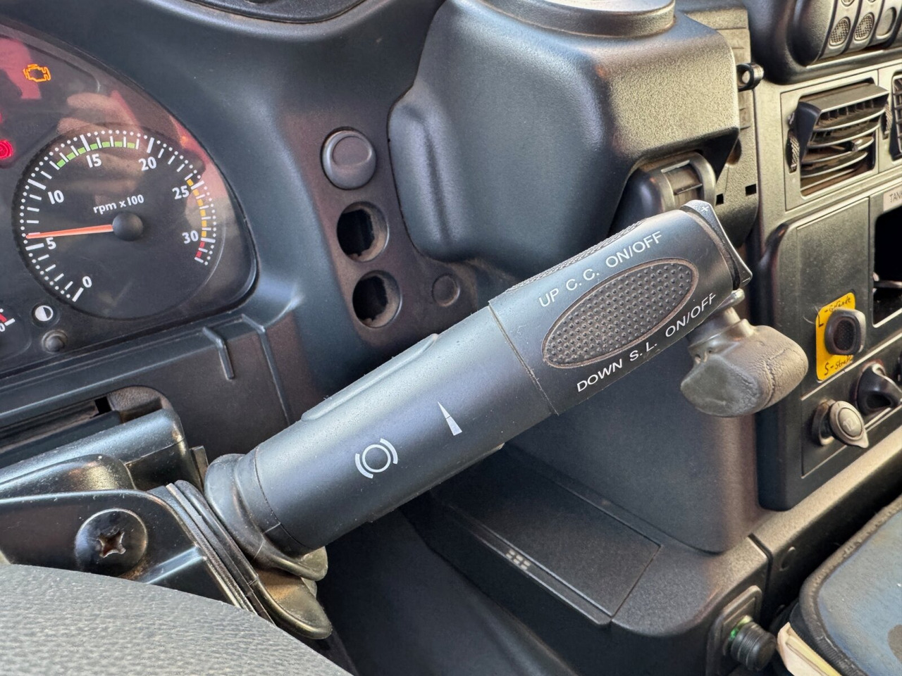 Cab chassis truck Trakker AD260T36W 6x6 Trakker AD260T36W 6x6: picture 10