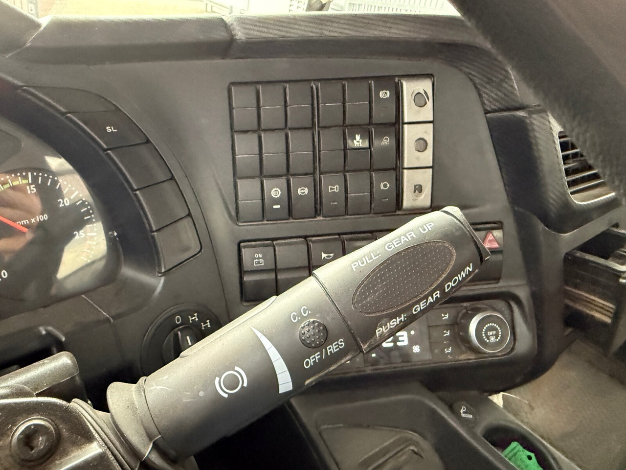 Trakker AD260T45 6x4 Trakker AD260T45 6x4, Bordmatik - Tipper: picture 4 Trakker AD260T45 6x4 Trakker AD260T45 6x4, Bordmatik - Tipper: picture 4