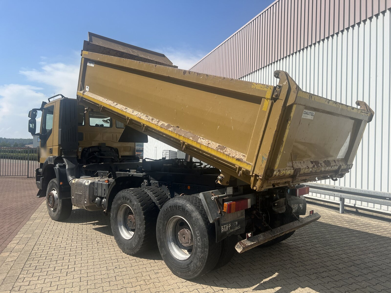 Trakker AD260T45W 6x6 Trakker AD260T45W 6x6 - Tipper: picture 4 Trakker AD260T45W 6x6 Trakker AD260T45W 6x6 - Tipper: picture 4