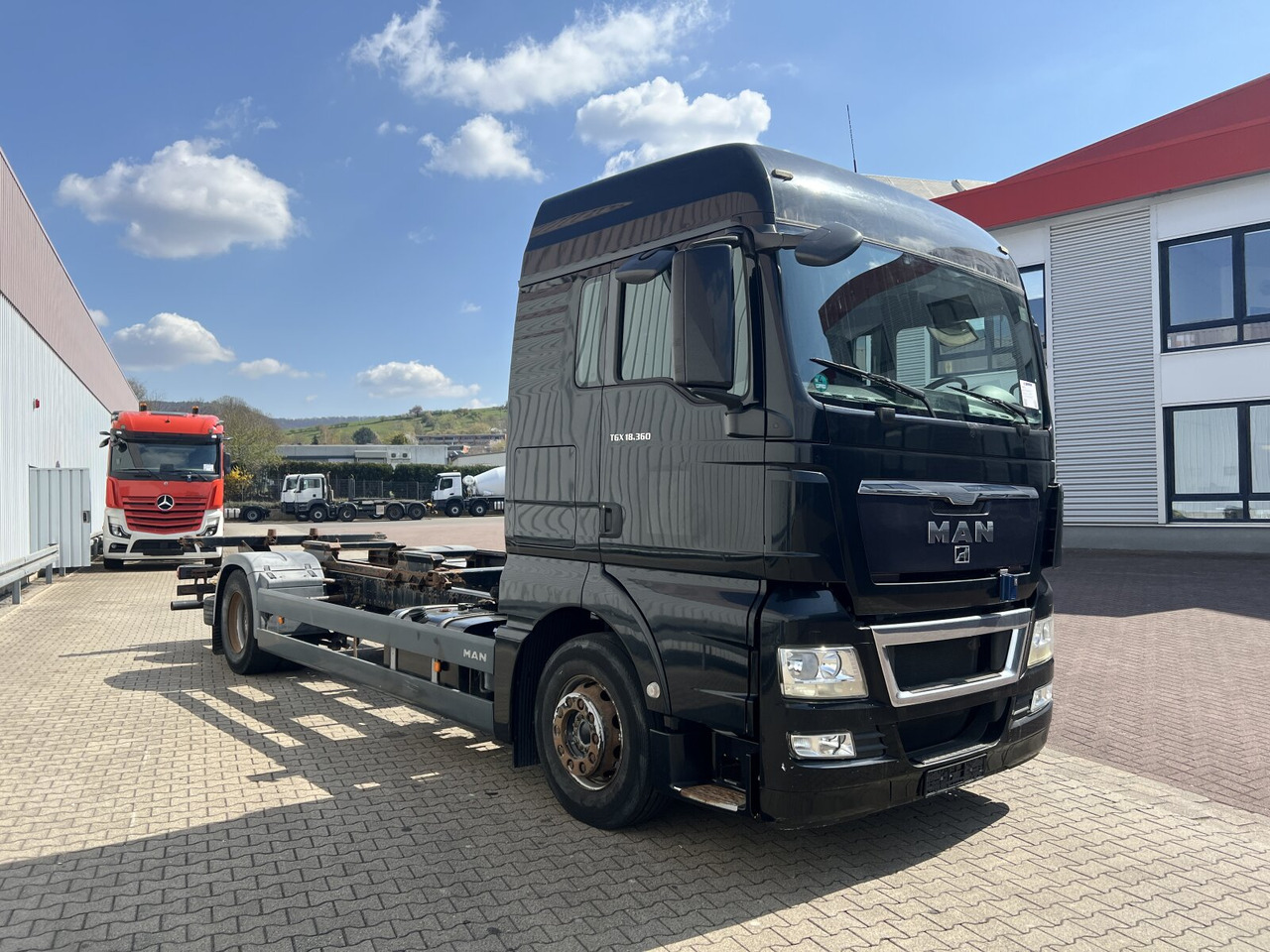 Truck MAN TGA 18.360 4x2 LL TGA 18.360 4x2 LL, Fahrschulausstattung: picture 7