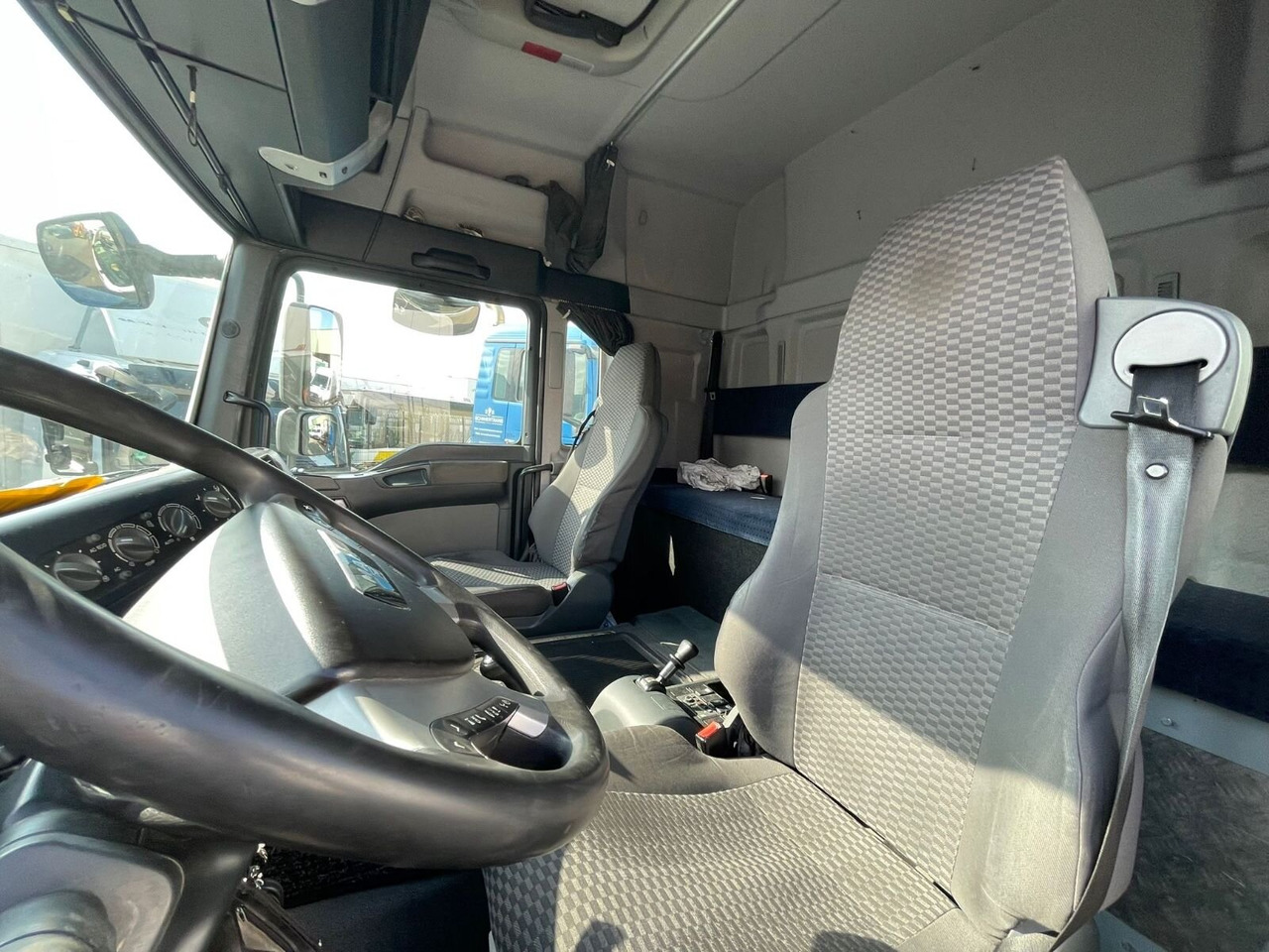 MAN TGM 18.330 4X2 LL TGM 18.330 4X2 LL, Fahrschulausstattung - Truck: picture 3 MAN TGM 18.330 4X2 LL TGM 18.330 4X2 LL, Fahrschulausstattung - Truck: picture 3