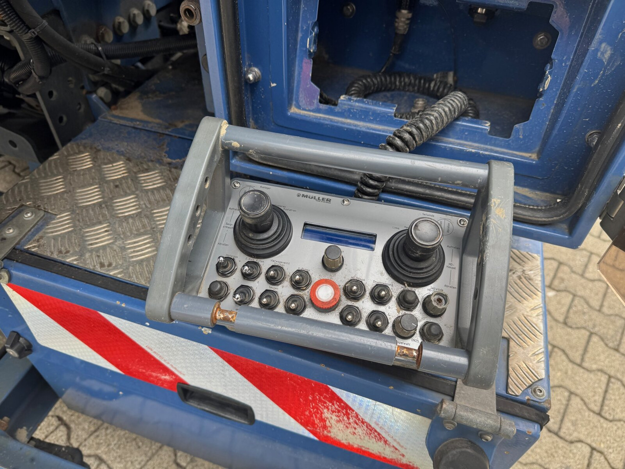 Truck Mercedes-Benz Arocs 1843 L 4x2 Arocs 1843 L 4x2, Müller Canalmaster ca. 8m³, Standheizung, Funk: picture 15