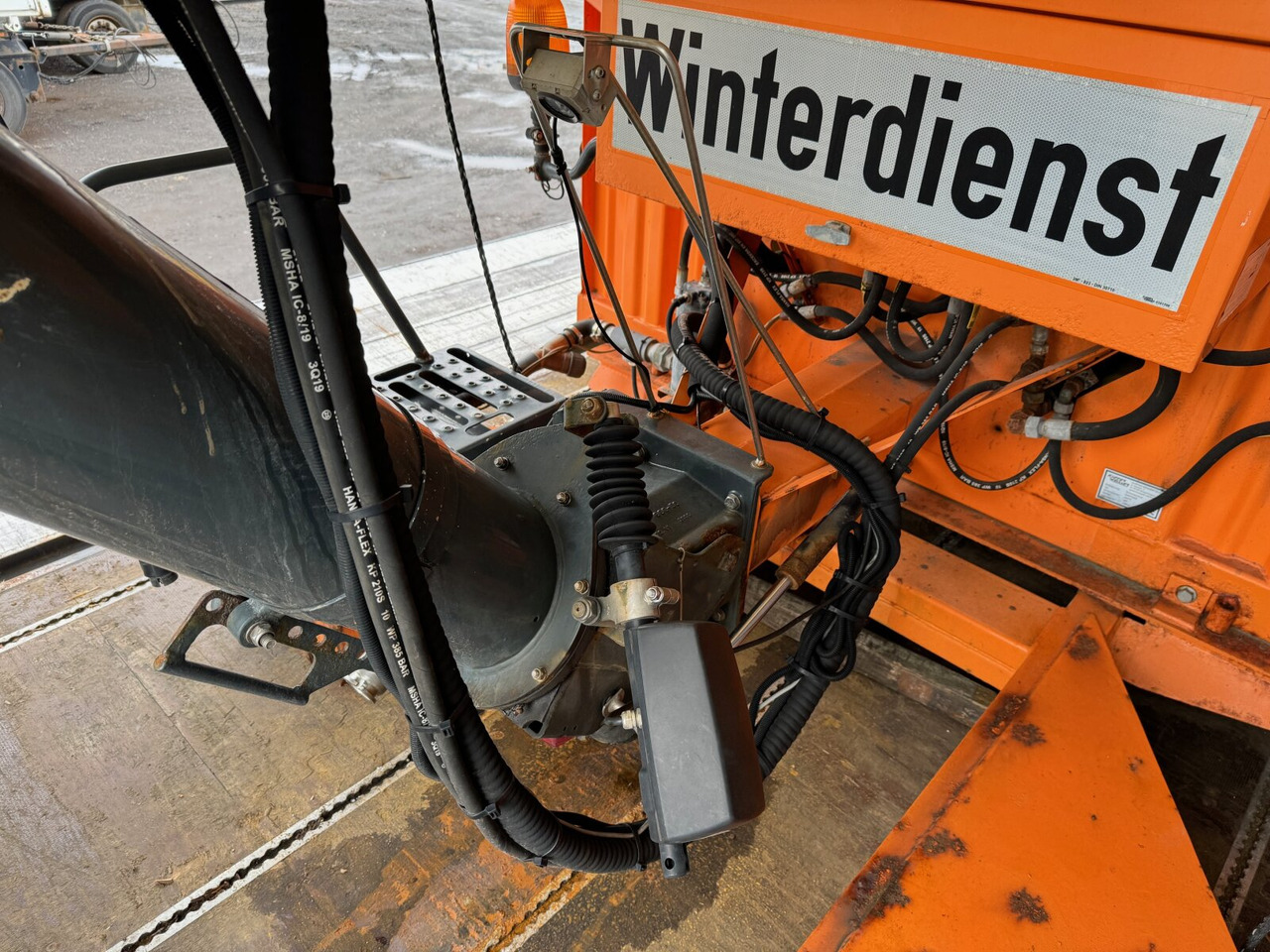 STA 95 E50HFVARK Salzstreuer auf Abrollrahmen STA 95 E50HFVARK Salzstreuer auf Abrollrahmen, ca. 4m³ - Truck: picture 5 STA 95 E50HFVARK Salzstreuer auf Abrollrahmen STA 95 E50HFVARK Salzstreuer auf Abrollrahmen, ca. 4m³ - Truck: picture 5