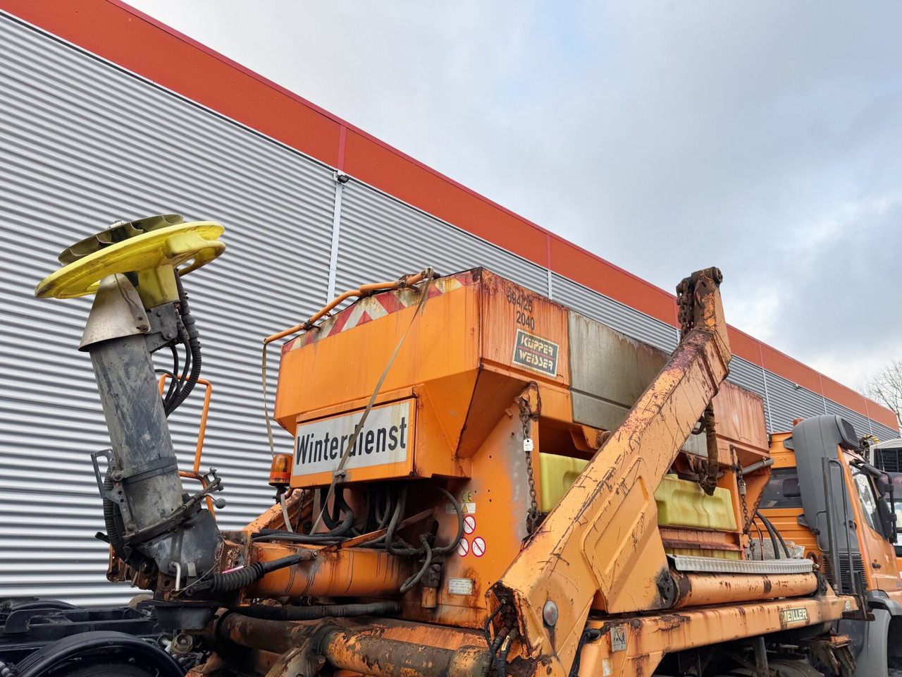 STA95 Salzstreuer STA95 Salzstreuer ca. 5m³ - Truck: picture 1 STA95 Salzstreuer STA95 Salzstreuer ca. 5m³ - Truck: picture 1