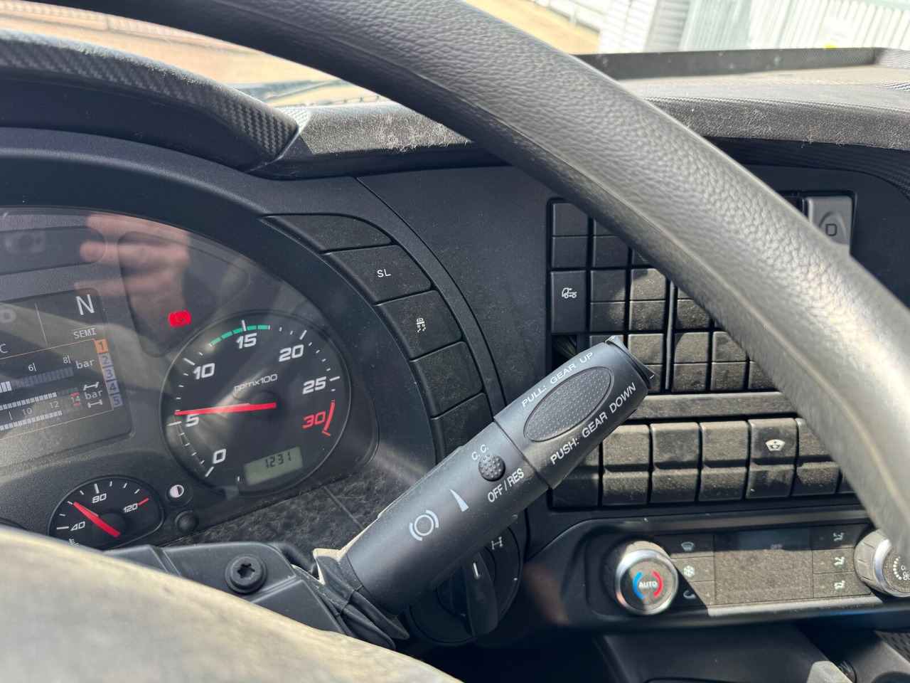 X-Way AD360X40Z/P 8x4 X-Way AD360X40Z/P 8x4 - Cab chassis truck: picture 5 X-Way AD360X40Z/P 8x4 X-Way AD360X40Z/P 8x4 - Cab chassis truck: picture 5