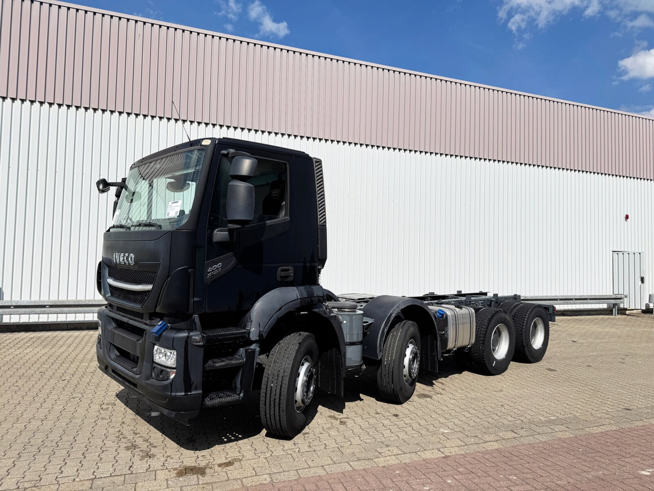 X-Way AD360X40Z/P 8x4 X-Way AD360X40Z/P 8x4 - Cab chassis truck: picture 1 X-Way AD360X40Z/P 8x4 X-Way AD360X40Z/P 8x4 - Cab chassis truck: picture 1