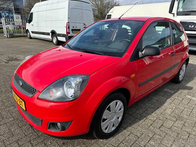 Ford Fiesta TDCi 1.4 + AIRCO + CARPLAY + REAR CAMERA + 194.511 KM - Hatchback: picture 1 Ford Fiesta TDCi 1.4 + AIRCO + CARPLAY + REAR CAMERA + 194.511 KM - Hatchback: picture 1