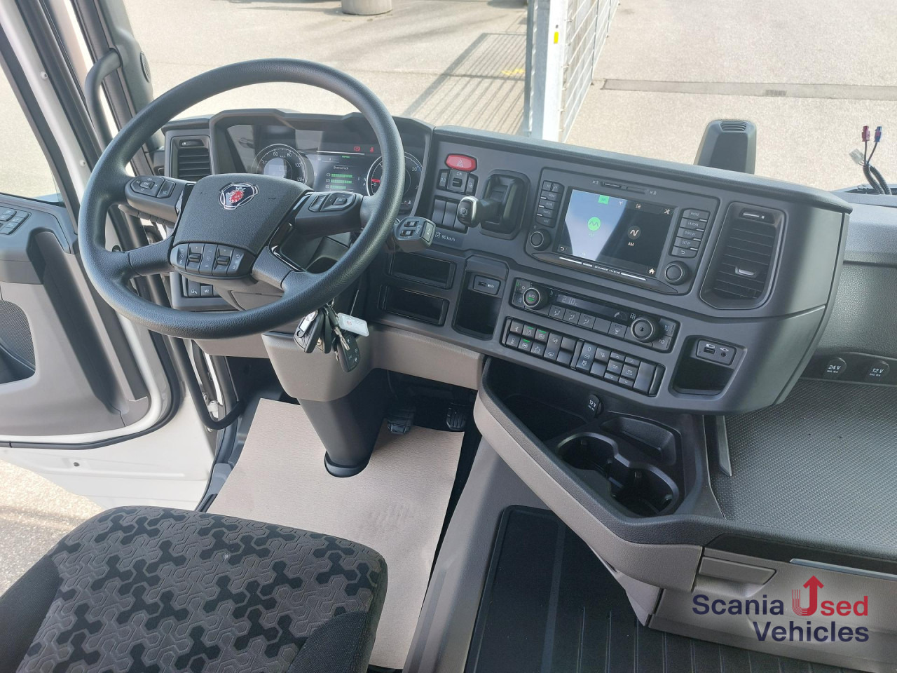 SCANIA R 450 A4x2NA - 2-Kreis-Hydraulik - Tractor unit: picture 3 SCANIA R 450 A4x2NA - 2-Kreis-Hydraulik - Tractor unit: picture 3