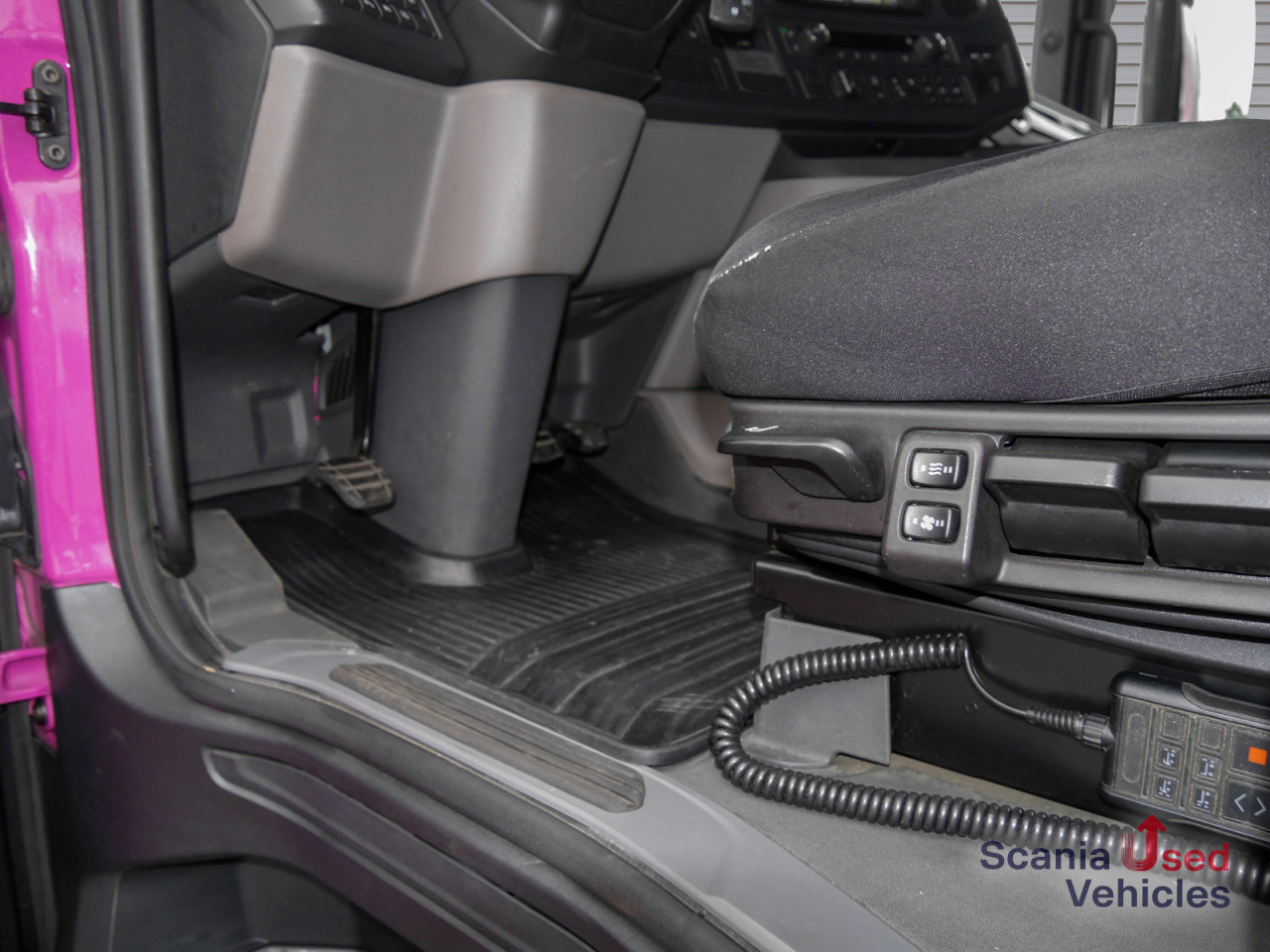 SCANIA R 410 B6x2*4NB - Pritsche / Plane / LBW - - Curtain side truck: picture 5 SCANIA R 410 B6x2*4NB - Pritsche / Plane / LBW - - Curtain side truck: picture 5