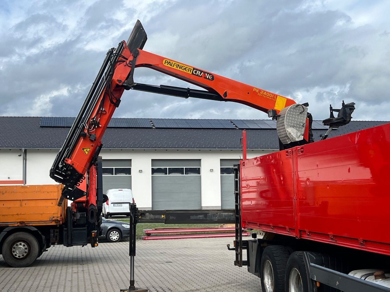 Dropside/ Flatbed truck, Crane truck MAN TGA 26.480 mit Palfinger PK 24001L mit Winde: picture 9 Dropside/ Flatbed truck, Crane truck MAN TGA 26.480 mit Palfinger PK 24001L mit Winde: picture 9