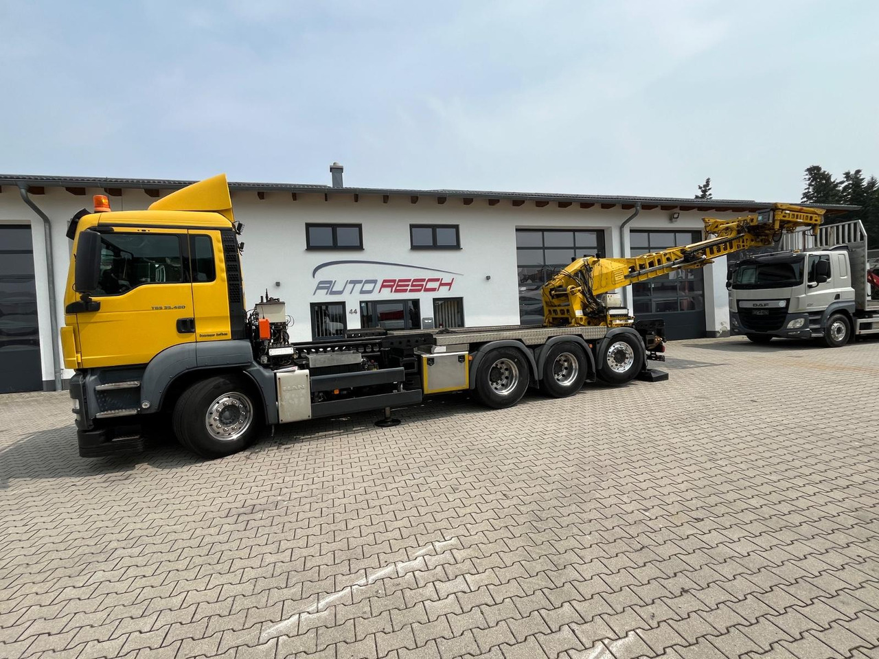 MAN TGS 35.480 8x4-4BL Deuringer Garagentransporter - Crane truck: picture 4 MAN TGS 35.480 8x4-4BL Deuringer Garagentransporter - Crane truck: picture 4