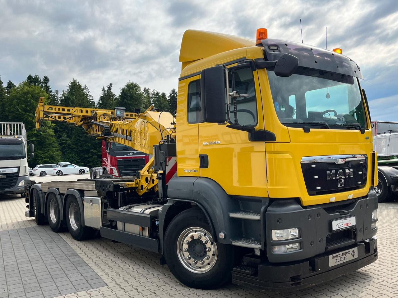 MAN TGS 35.480 8x4-4BL Deuringer Garagentransporter - Crane truck: picture 2 MAN TGS 35.480 8x4-4BL Deuringer Garagentransporter - Crane truck: picture 2