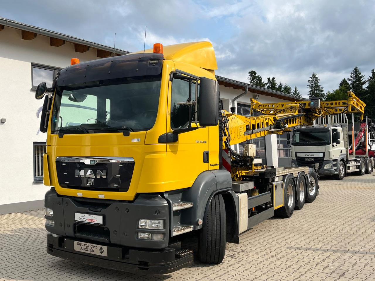 MAN TGS 35.480 8x4-4BL Deuringer Garagentransporter - Crane truck: picture 1 MAN TGS 35.480 8x4-4BL Deuringer Garagentransporter - Crane truck: picture 1
