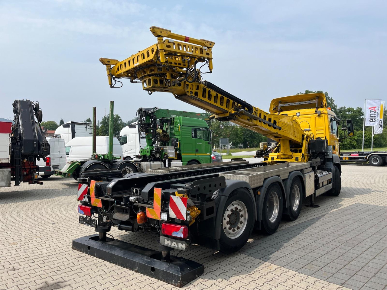 MAN TGS 35.480 8x4-4BL Deuringer Garagentransporter - Crane truck: picture 5 MAN TGS 35.480 8x4-4BL Deuringer Garagentransporter - Crane truck: picture 5