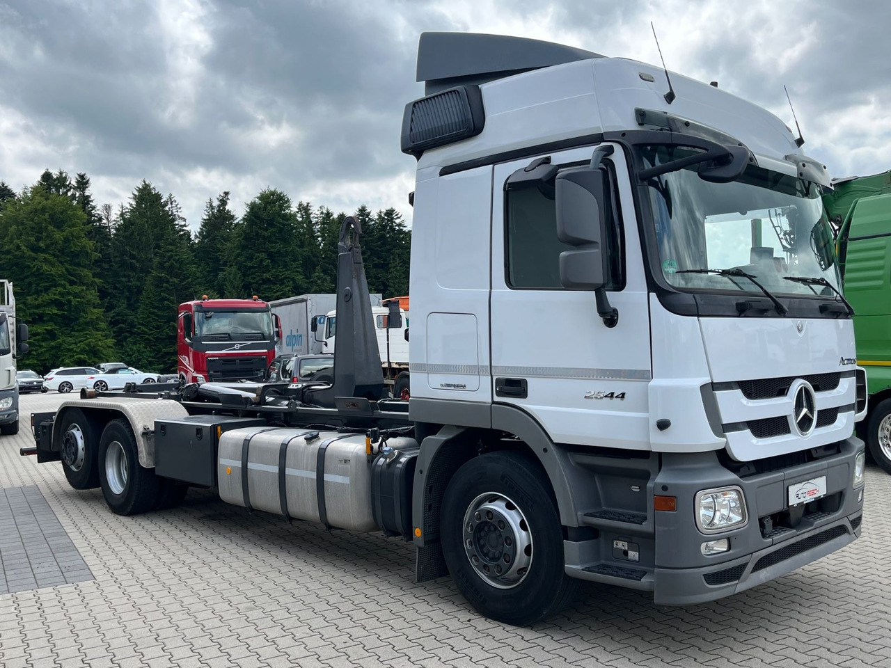 Mercedes-Benz Actros 2544 MP3 Abrollkipper original 84.000KM - Hook lift truck: picture 4 Mercedes-Benz Actros 2544 MP3 Abrollkipper original 84.000KM - Hook lift truck: picture 4