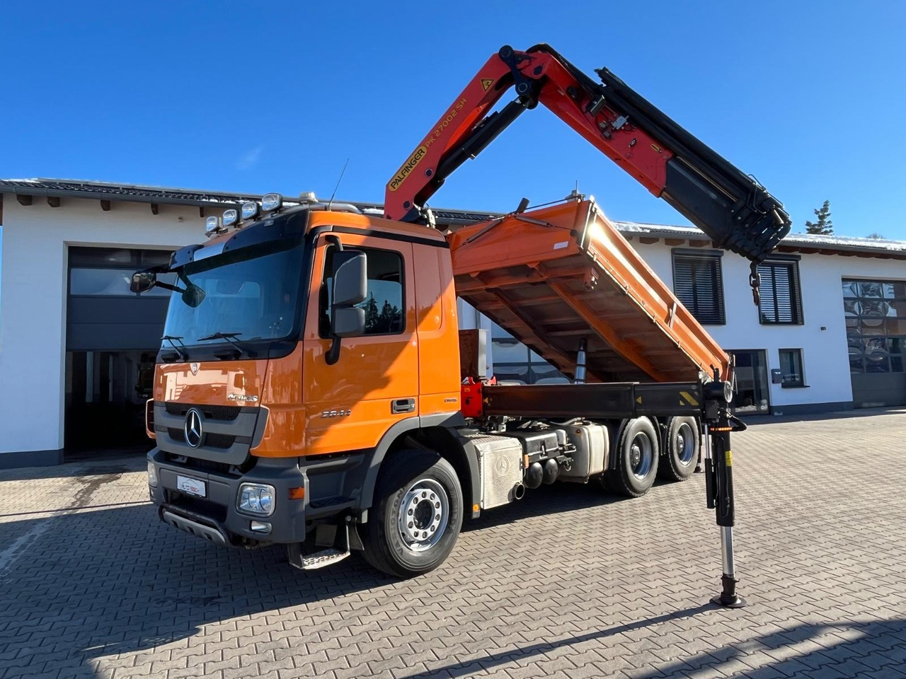 Mercedes-Benz Actros 2644 6x4 Kipper Kran PK27002 Arbeitskorb - Tipper, Crane truck: picture 5 Mercedes-Benz Actros 2644 6x4 Kipper Kran PK27002 Arbeitskorb - Tipper, Crane truck: picture 5