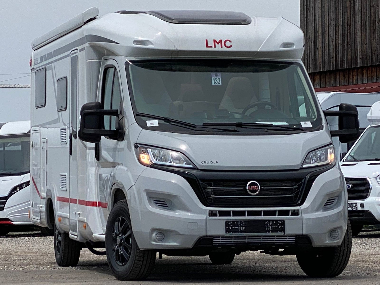 LMC Cruiser V 646 G, SAT, Navi, Sondermodell,16 Zoll - Semi-integrated motorhome: picture 1 LMC Cruiser V 646 G, SAT, Navi, Sondermodell,16 Zoll - Semi-integrated motorhome: picture 1