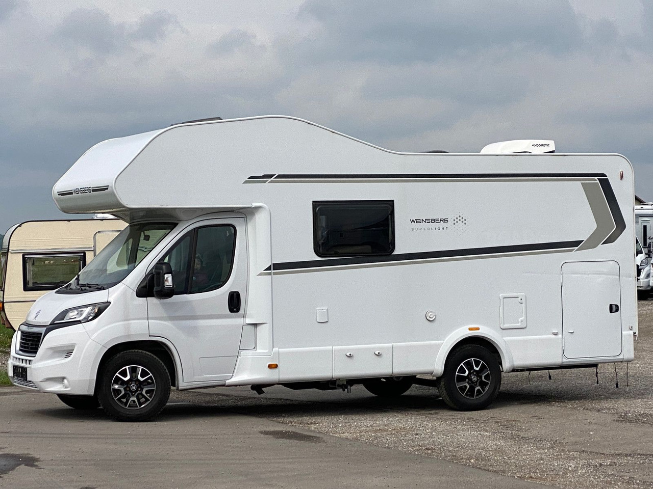 Weinsberg CaraHome 650 DG Markise / Heckträger /Navi+RFK - Alcove motorhome: picture 2 Weinsberg CaraHome 650 DG Markise / Heckträger /Navi+RFK - Alcove motorhome: picture 2