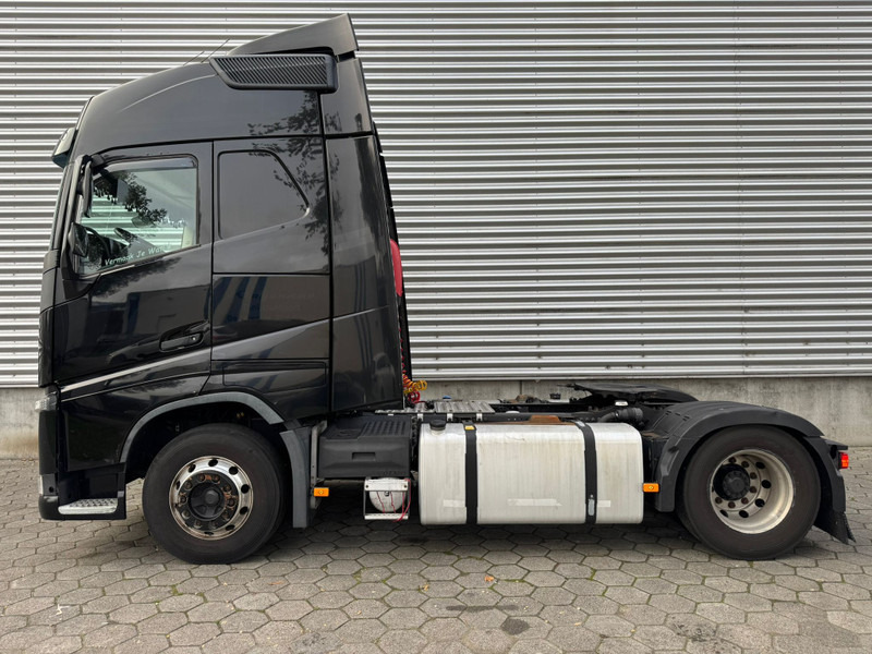 Volvo FH 420 / I-Shift / ADR / 2 Tanks / Euro 6 / NL Truck - Tractor unit: picture 5 Volvo FH 420 / I-Shift / ADR / 2 Tanks / Euro 6 / NL Truck - Tractor unit: picture 5