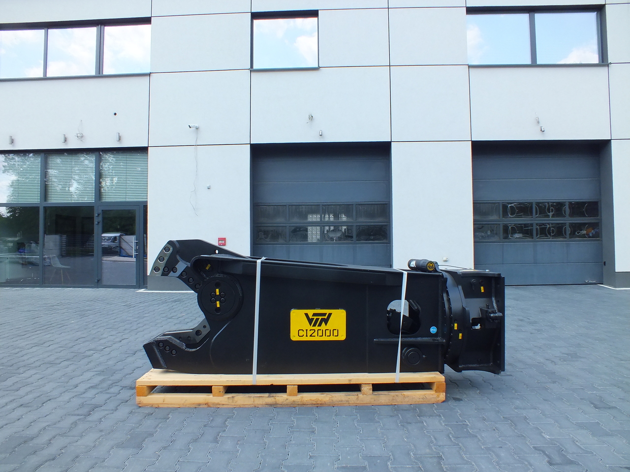 VTN CI 2000 Hydraulic scrap metal shear 2270 kg - Demolition shears for Excavator: picture 2 VTN CI 2000 Hydraulic scrap metal shear 2270 kg - Demolition shears for Excavator: picture 2