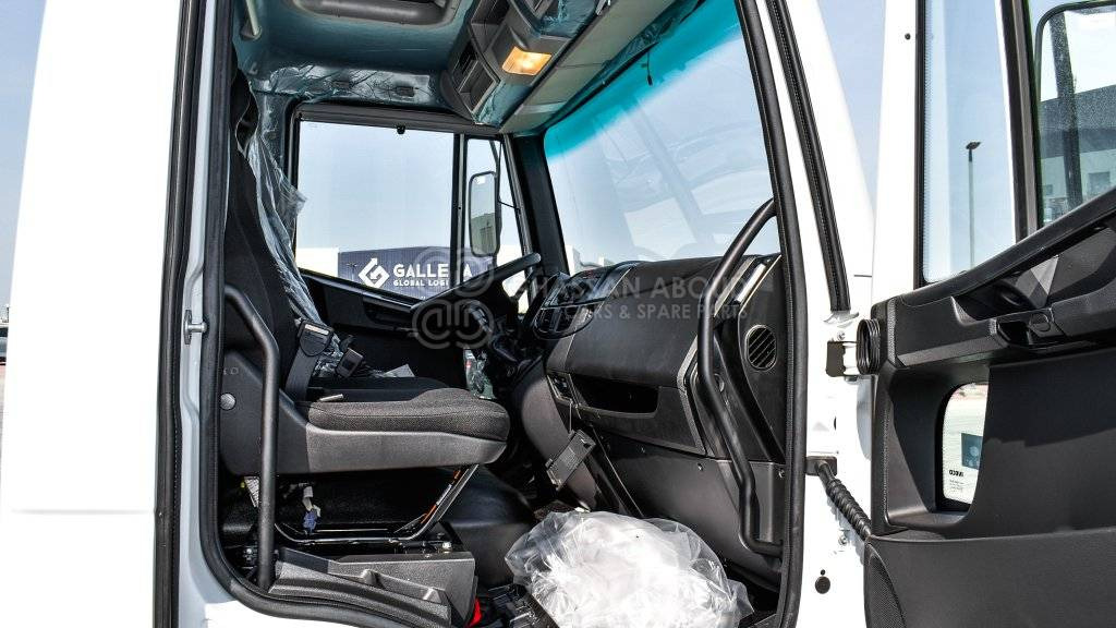 Interior photo 1: Cab chassis truck IVECO EUROCARGO ML180 Chassis 4×2, 19 Ton Approx. MY25