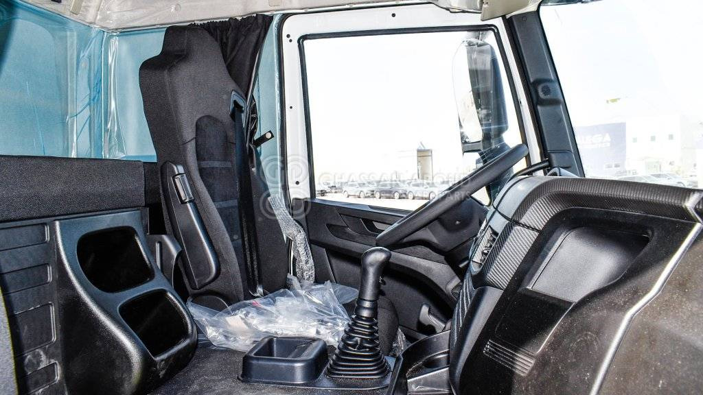 Cab chassis truck IVECO T-WAY Chassis  6×4 AT380T47H WHEELBASE 4500 MY24: picture 15