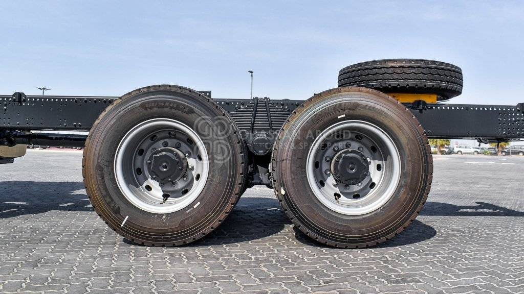 Cab chassis truck IVECO T-WAY Chassis  6×4 AT380T47H WHEELBASE 4500 MY24: picture 8