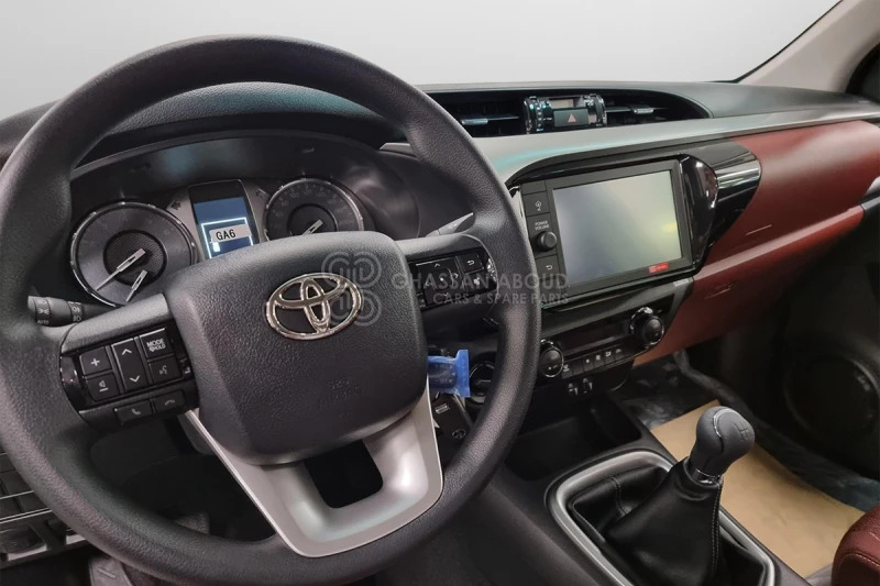 Pickup truck, Combi van Toyota Hilux  4X4 Double Cabin: picture 7