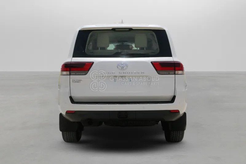 Toyota Land Cruiser 300 4x4 - SUV: picture 4 Toyota Land Cruiser 300 4x4 - SUV: picture 4