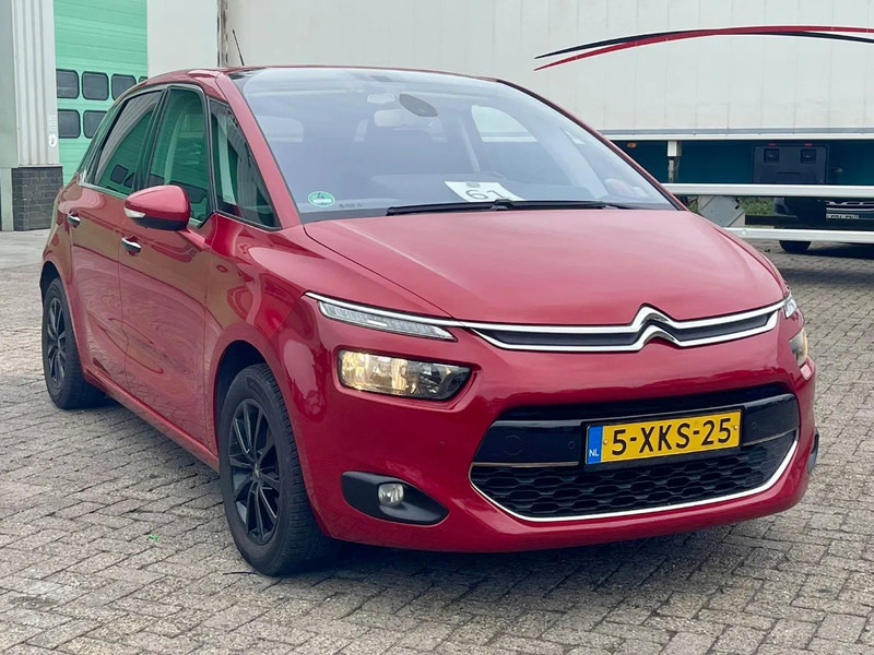 Citroën C4 Picasso REAR VIEW CAMERA, BLIND SPOT SENSOR, AUTO PARKING, FRONT & REAR PARKTRONIC, - Hatchback: picture 3 Citroën C4 Picasso REAR VIEW CAMERA, BLIND SPOT SENSOR, AUTO PARKING, FRONT & REAR PARKTRONIC, - Hatchback: picture 3