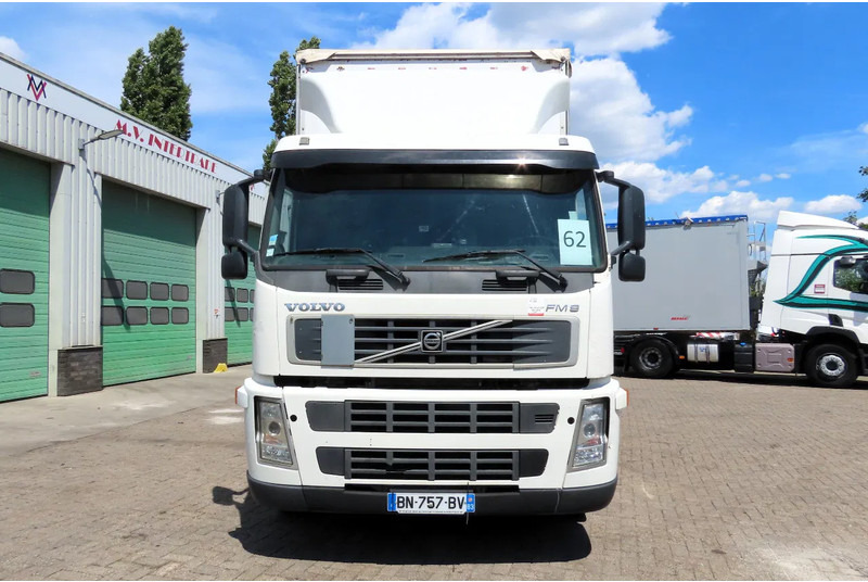 Volvo FM 340 6x2, TOP Condition truck!! - Curtain side truck: picture 3 Volvo FM 340 6x2, TOP Condition truck!! - Curtain side truck: picture 3