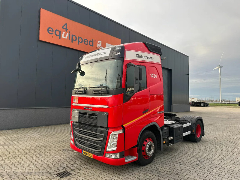 Volvo FH Globetrotter 4x2 ADR (EXII, EXIII, FL, AT) EURO-6 VEB 605.158km NL valid ADR/APK: 4/2026 - Tractor unit: picture 1 Volvo FH Globetrotter 4x2 ADR (EXII, EXIII, FL, AT) EURO-6 VEB 605.158km NL valid ADR/APK: 4/2026 - Tractor unit: picture 1