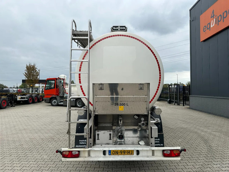 Van Hool FOOD / RVS chassis / empty weight: 5.860kg / 29.500L / 1-comp.+ 1 baffel / discbrakes / NL / APK: 02/2026 - Tanker semi-trailer: picture 5 Van Hool FOOD / RVS chassis / empty weight: 5.860kg / 29.500L / 1-comp.+ 1 baffel / discbrakes / NL / APK: 02/2026 - Tanker semi-trailer: picture 5