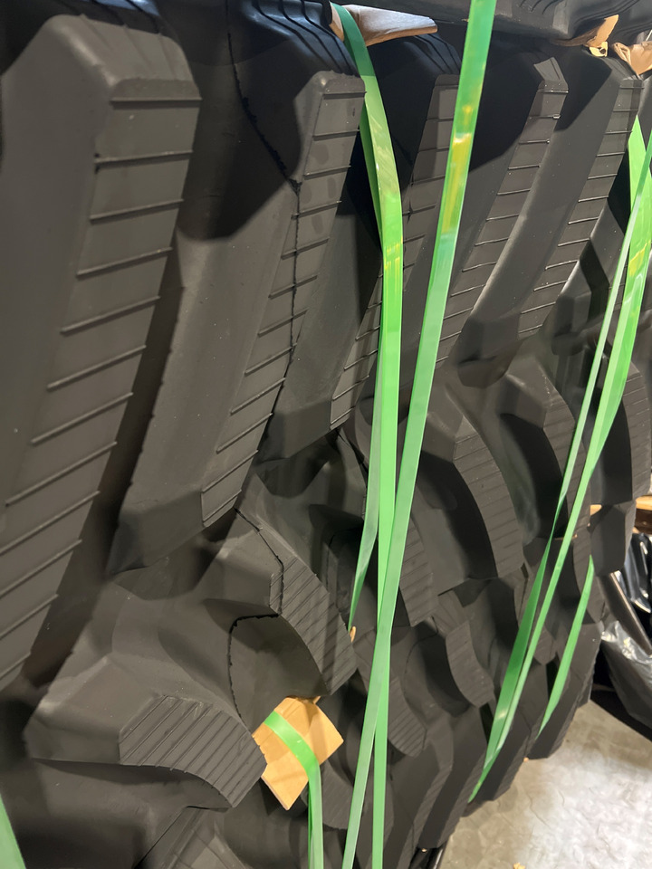 Rubber track for Challenger 65-75-85-95 - Track for Tracked tractor: picture 4 Rubber track for Challenger 65-75-85-95 - Track for Tracked tractor: picture 4