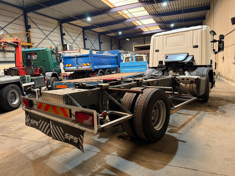 Scania P310 4x2 CHASSIS - ADR (ex tanker) - *322.000km* - AIR SUSPENSION - MANUAL - BE TRUCK - Cab chassis truck: picture 4 Scania P310 4x2 CHASSIS - ADR (ex tanker) - *322.000km* - AIR SUSPENSION - MANUAL - BE TRUCK - Cab chassis truck: picture 4