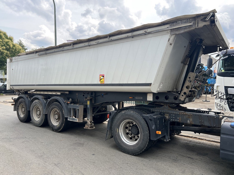 Schmitz Cargobull SKI 24 3-AXLES SAF - STEEL BODY / ALU TIPPER - GOOD CONDITION - Tipper semi-trailer: picture 5 Schmitz Cargobull SKI 24 3-AXLES SAF - STEEL BODY / ALU TIPPER - GOOD CONDITION - Tipper semi-trailer: picture 5
