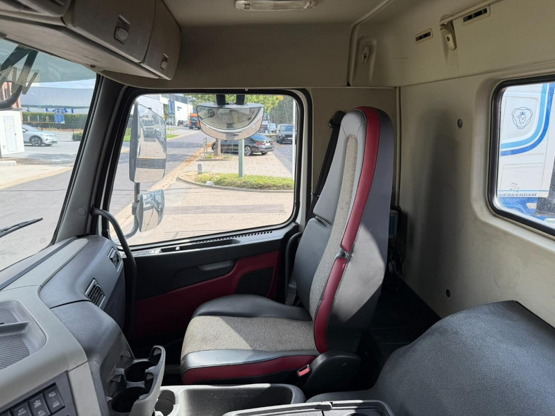 Hook lift truck, Crane truck Volvo FM 420 8x2 HOOKLIFT + CRANE PALFINGER PK19.001 SLD B - *294.000km* - EURO 6 - LIFT + STEERING AXLE - I SHIFT - BE TRUCK: picture 11