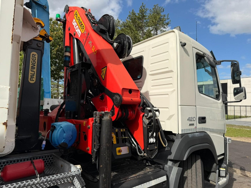 Hook lift truck, Crane truck Volvo FM 420 8x2 HOOKLIFT + CRANE PALFINGER PK19.001 SLD B - *294.000km* - EURO 6 - LIFT + STEERING AXLE - I SHIFT - BE TRUCK: picture 13
