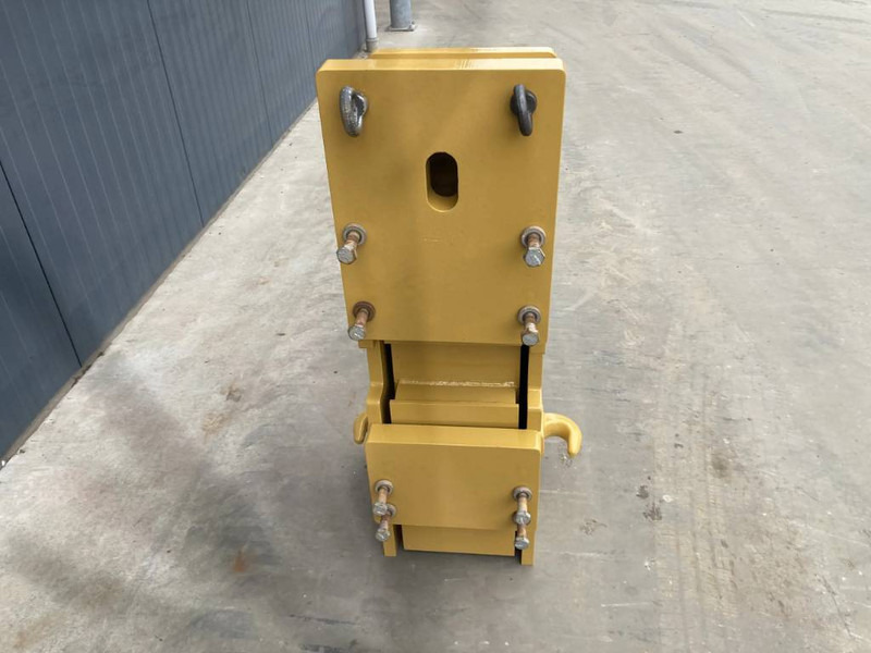 Cat 12M / 12M2 / 12M3 / 140M / 140M2 / 140M3 / 160M / - Attachment for Construction machinery: picture 2 Cat 12M / 12M2 / 12M3 / 140M / 140M2 / 140M3 / 160M / - Attachment for Construction machinery: picture 2
