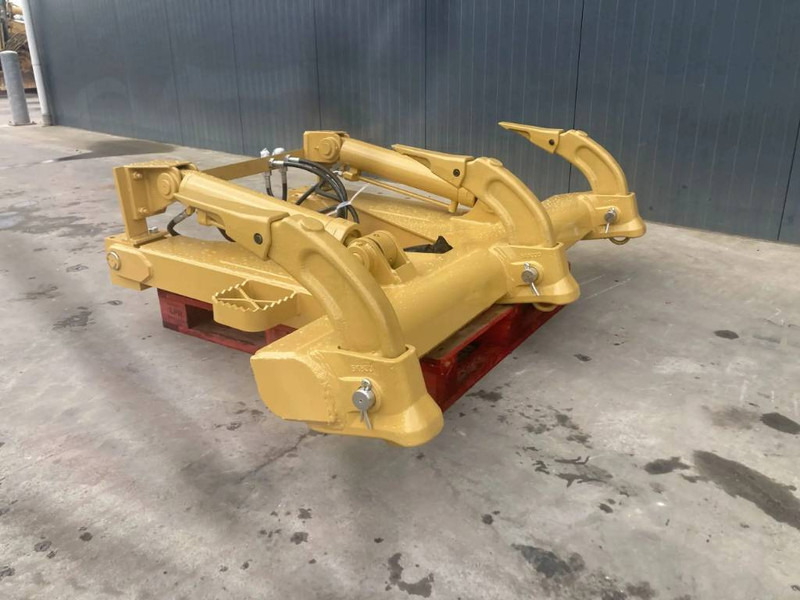 New Attachment for Construction machinery Cat D5M Ripper: picture 1