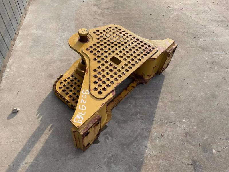 Cat D6K Zugtraverse - Attachment for Construction machinery: picture 3 Cat D6K Zugtraverse - Attachment for Construction machinery: picture 3