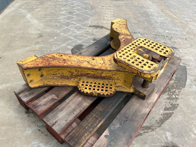 Cat D6N / D6M - Attachment for Construction machinery: picture 1 Cat D6N / D6M - Attachment for Construction machinery: picture 1