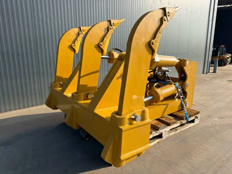 Cat D8 Multi Shank Ripper - Attachment for Construction machinery: picture 2 Cat D8 Multi Shank Ripper - Attachment for Construction machinery: picture 2