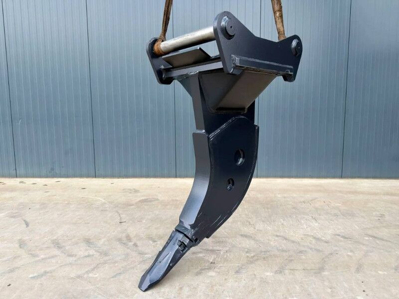 OilQuick OQ70/55 Ripper - Attachment for Construction machinery: picture 1 OilQuick OQ70/55 Ripper - Attachment for Construction machinery: picture 1