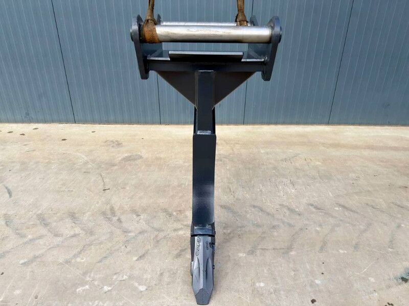 OilQuick OQ70/55 Ripper - Attachment for Construction machinery: picture 3 OilQuick OQ70/55 Ripper - Attachment for Construction machinery: picture 3