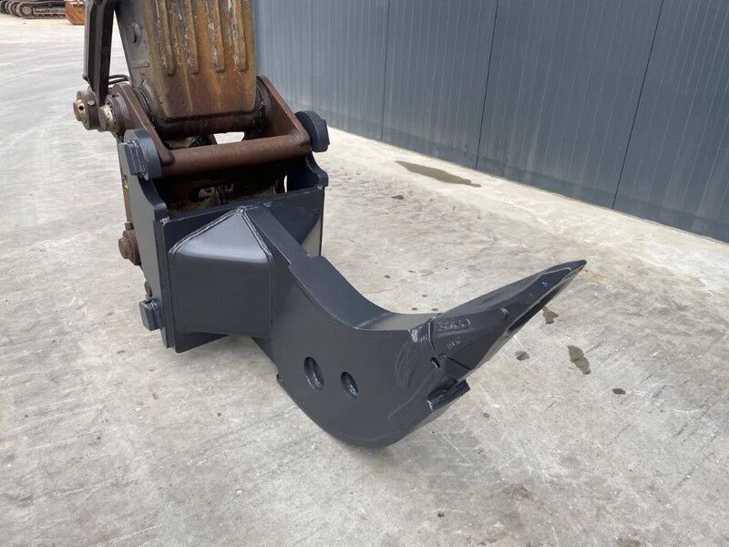 Smitma CW40 Ripper - Attachment for Construction machinery: picture 4 Smitma CW40 Ripper - Attachment for Construction machinery: picture 4