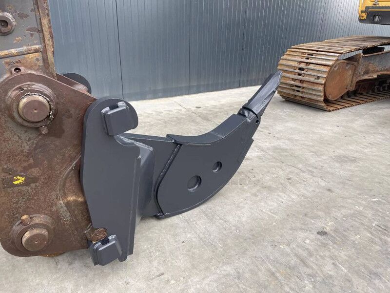 Smitma CW40 Ripper - Attachment for Construction machinery: picture 3 Smitma CW40 Ripper - Attachment for Construction machinery: picture 3