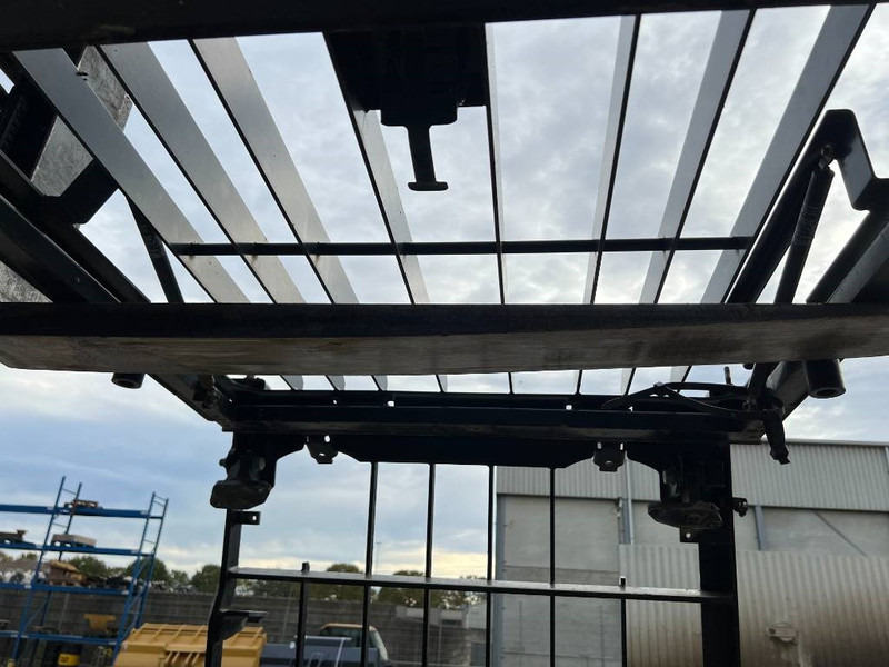 Cab and interior for Construction machinery Cat 313E / 320F / 323E / 325F / 329E / 330F / 336E / 3: picture 7 Cab and interior for Construction machinery Cat 313E / 320F / 323E / 325F / 329E / 330F / 336E / 3: picture 7